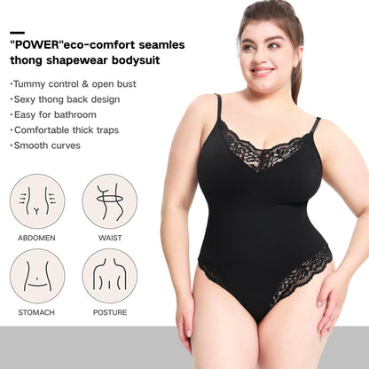 Body modelador plus size com calcinha fio dental de renda, abertura na virilha e suporte abdominal, com alças finas
