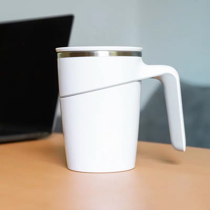 Copo térmico de aço inoxidável com alça e revestimento interno de plástico. Design criativo para escritório, com ventosa que evita quedas