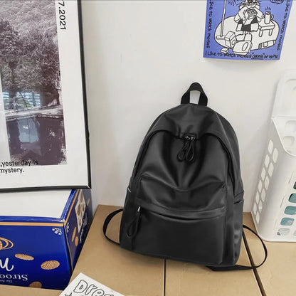 Mochila com zíper em couro