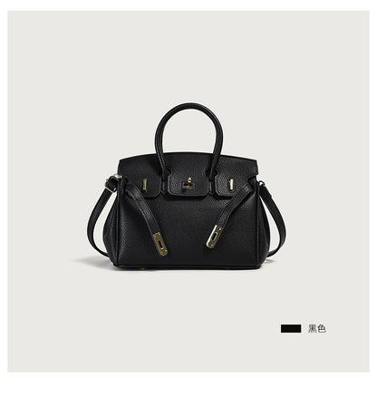 Bolsa em couro, estilo tote, com alça superior, clássica