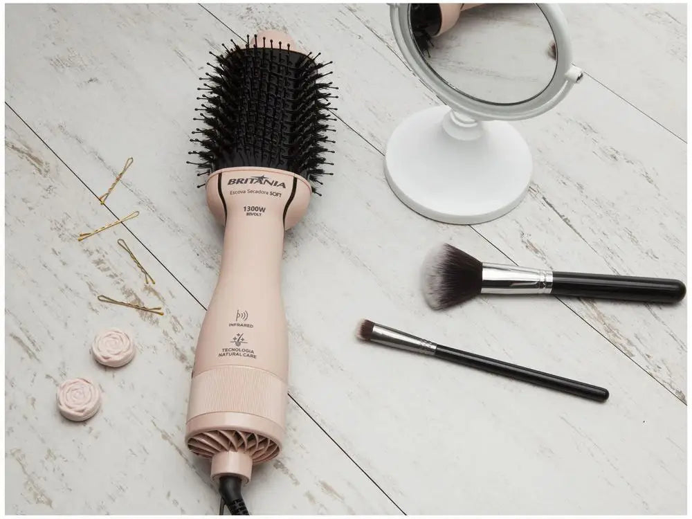 Escova secadora Britannia, 1300W com luz infravermelha, íons cerâmicos e turmalina, 2 velocidades, Bivolt